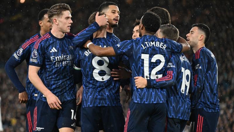 姜伟泽18分珀塞尔38分 山东轻取吉林